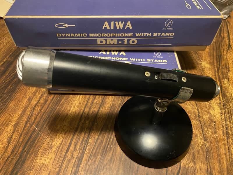 AWAI (2) DM-10 Dynamic Microphones wi Stands