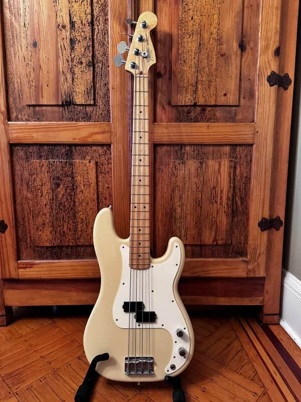 Fender Precision Bass 1982-1983 - Olympic White