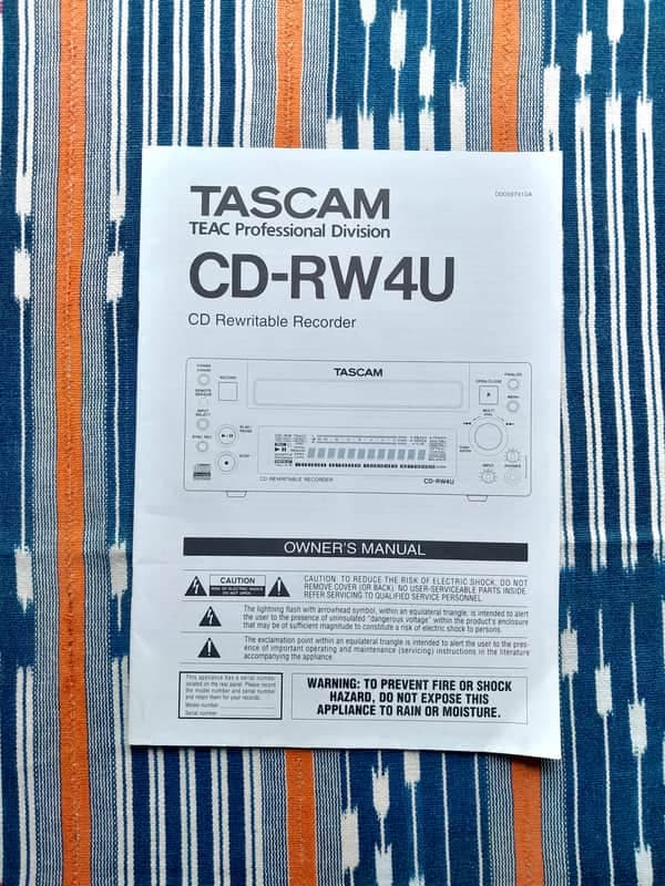 TASCAM CD-RW4U 2003