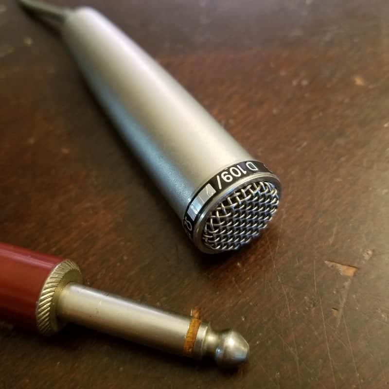 AKG D109 Lavalier Dynamic Microphone Omni 200 Ohm 1960s - Satin chrome