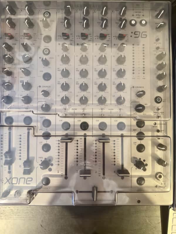 Allen & Heath XONE:96 Professional 6+2-Channel DJ Mixer Silver + Decksaver