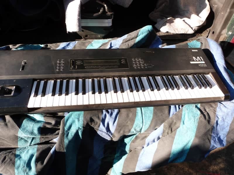 Korg M1 keyboard synth 61 key music work station