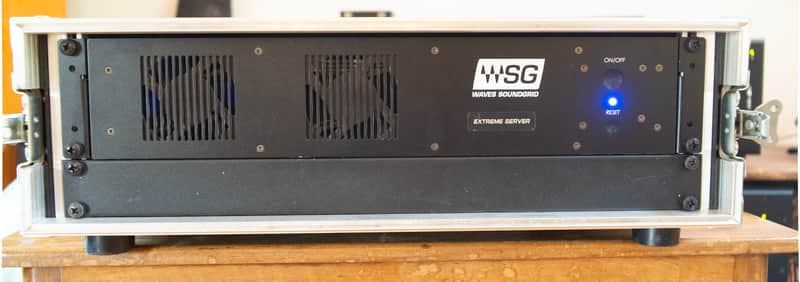 Waves SoundGrid Extreme Server with Netgear Switch in 3U Case