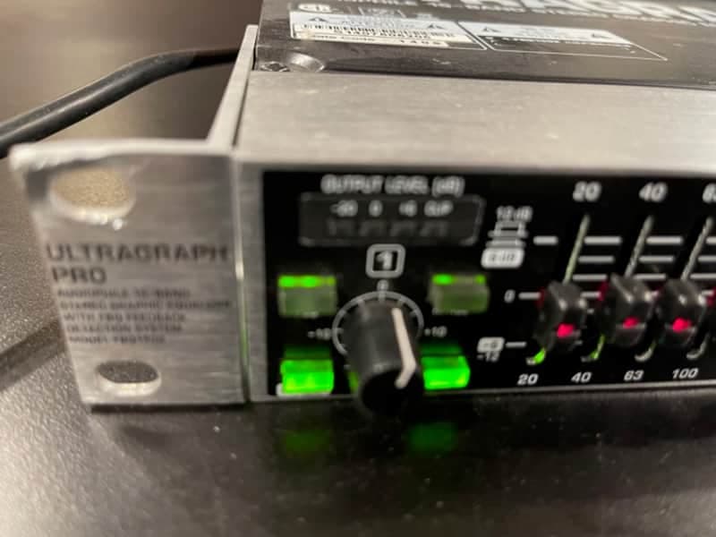 BEHRINGER ULTRAGRAPH FBG-PRO GRAPHIC EQ 1502