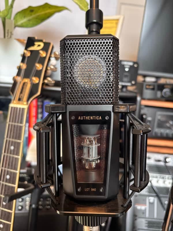 Lewitt LCT-940 Blendable Tube/FET Condenser Microphone w/ Preamp & OHSC - Black