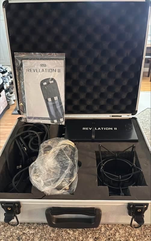 MXL Revelation II Large Diaphragm Variable Pattern Tube Condenser Microphone 2020 Blue