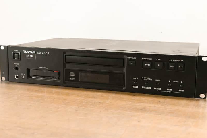 TASCAM CD-200iL Professional CD Player & iPod Dock CG01RB8