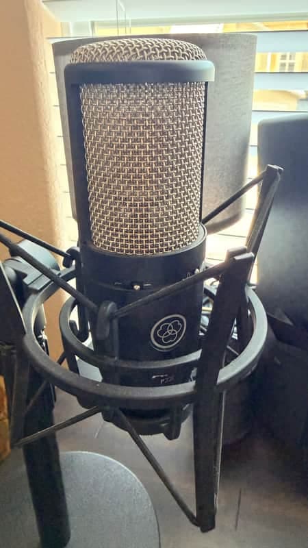 AKG P220 Large Diaphragm Cardioid Condenser Microphone 2010s Black