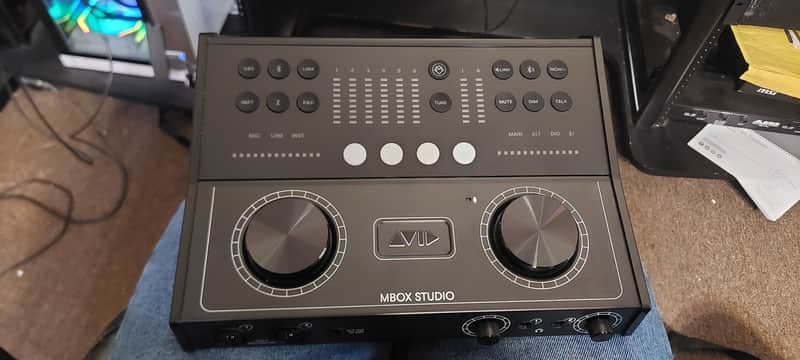 Avid MBox Studio 21x22 USB-C Audio Interface 2022 - Present - Black