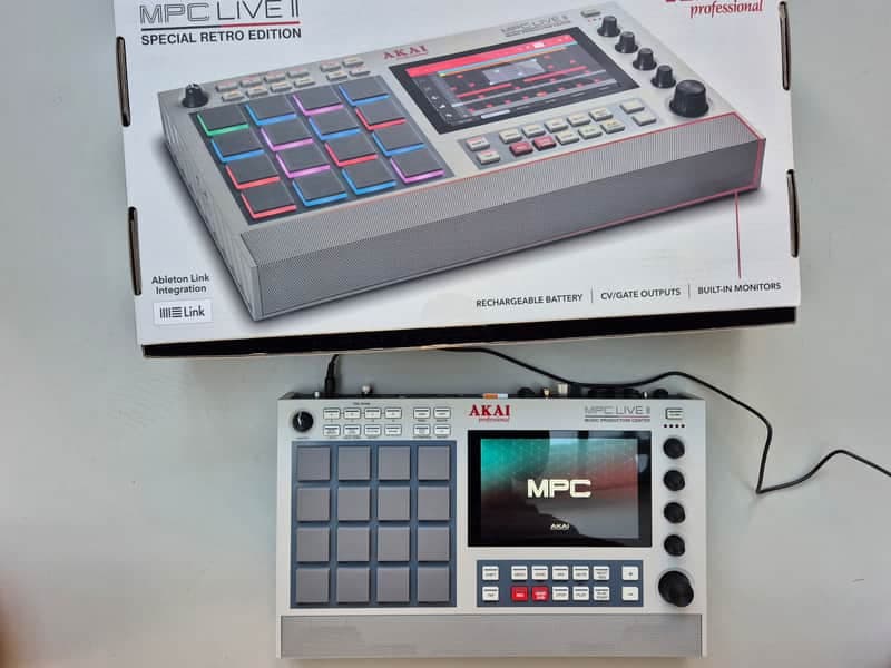 Akai MPC Live II Standalone Sampler / Sequencer Retro Edition 2020 - Present - Grey