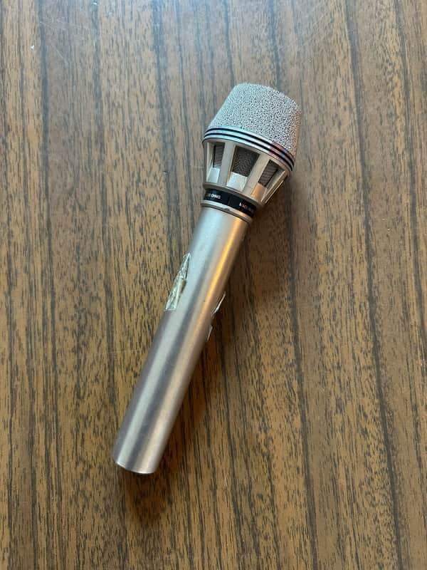 AKG D 190 E // Original 1970's made in Austria vintage microphone. XLR Connection