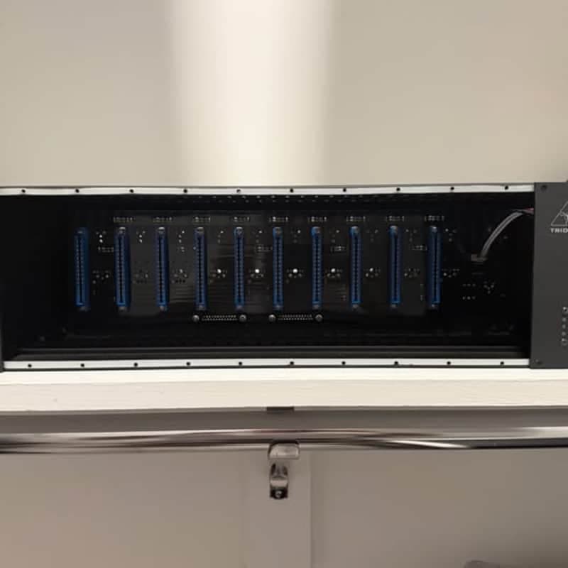 Trident Deca-Dent 10-Slot Powered 500 Series Rack