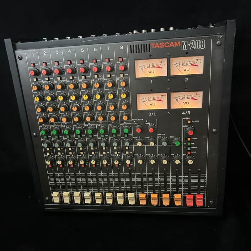 TASCAM M-208