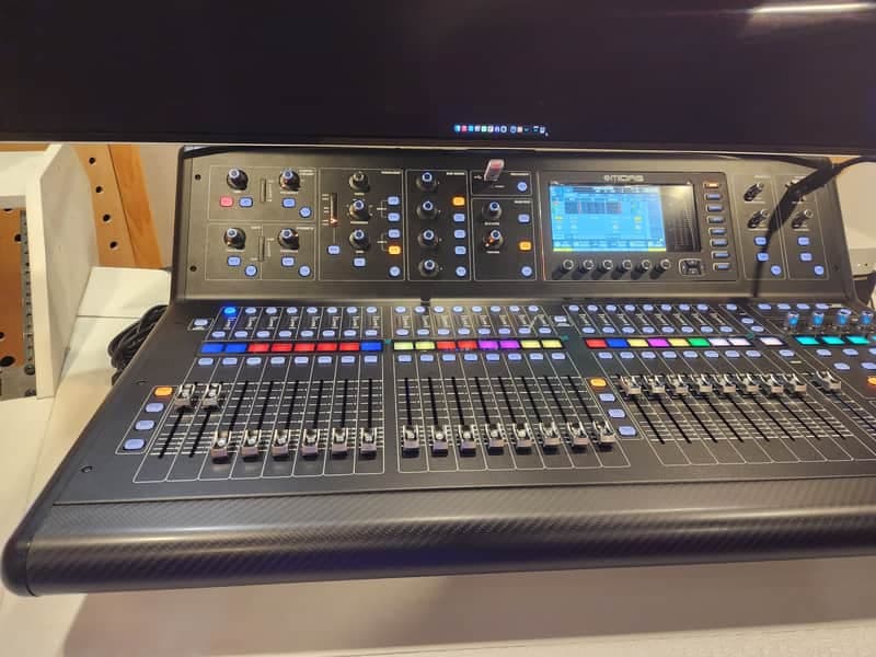 Midas M32 LIVE 40-Channel Digital Console - Present - Black