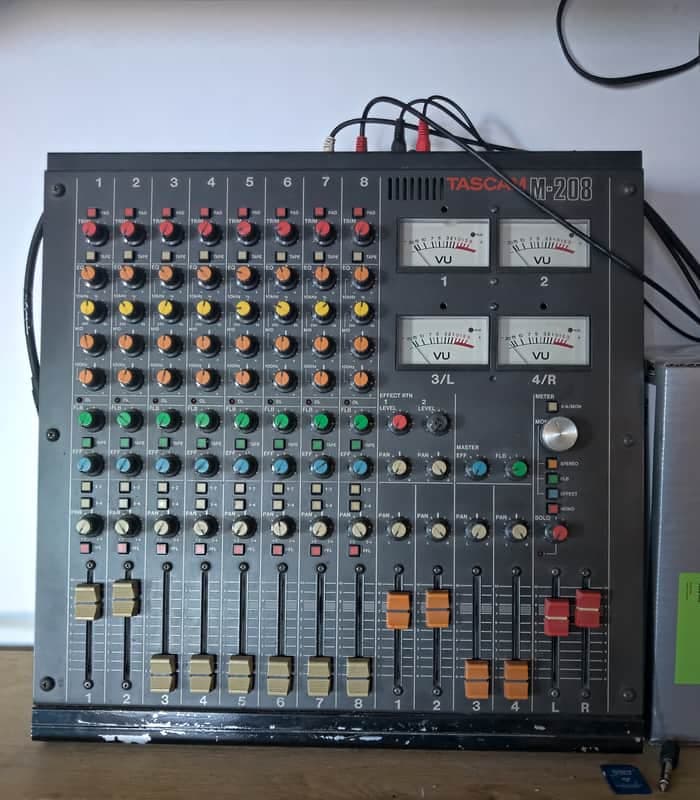 TASCAM M-208 1991 - Black