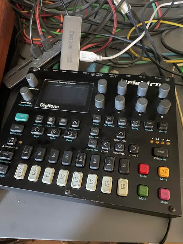 Elektron Digitone 8-Voice Digital Synthesizer 2017 - 2024 - Black