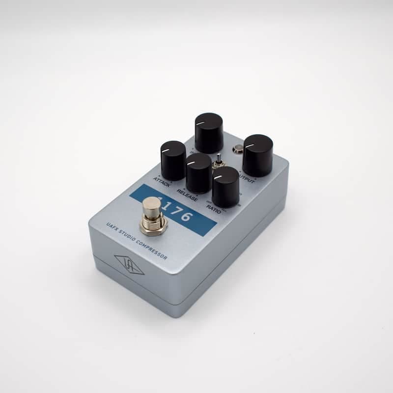 Universal Audio 1176 Studio Compressor 2023 - Present Silver / Blue