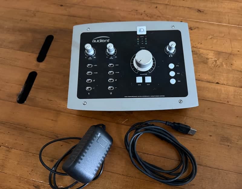 Audient ID22 - A+ grade interface ADAT