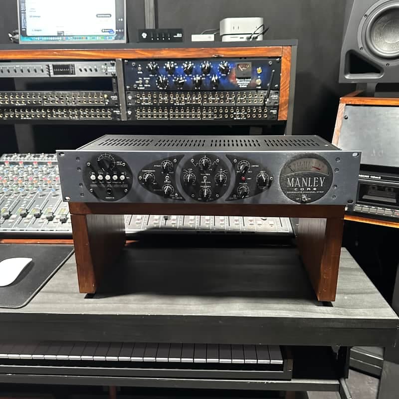 Manley Labs CORE Reference Channel Strip 2014 - 2019 - Purple - 1/2