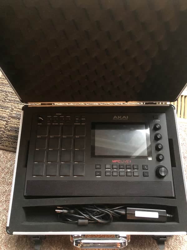 Akai MPC LIVE ll With 2Tb Hd Mpk mini iv Hard Carrying Case & Dust Cover