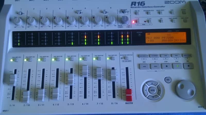 Zoom R16