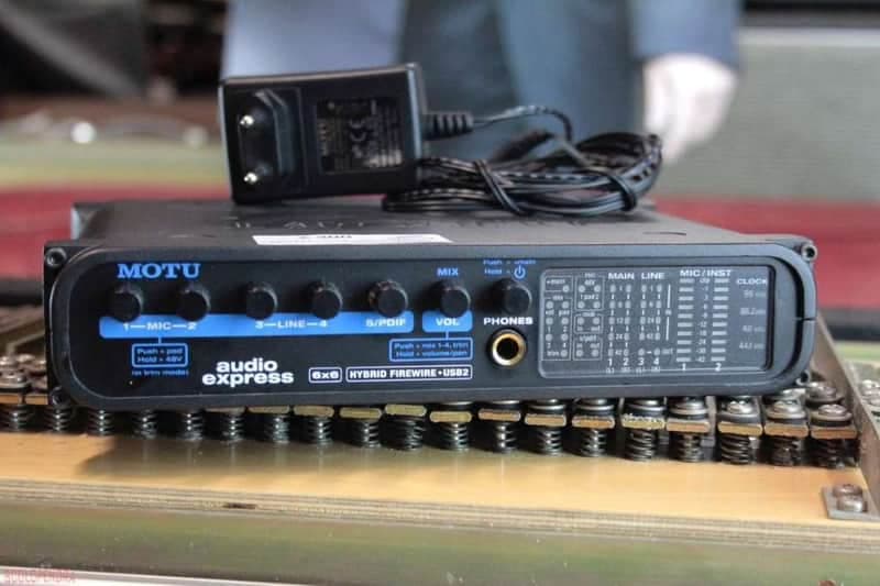 MOTU Audio Express 6x6 Interface 2011 - Present - Black