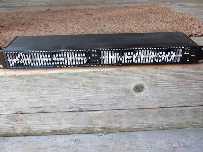 Alesis m-eq230 equalizer