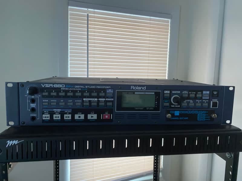 Roland VSR-880 Rackmount Digital Studio Recorder 1999 - 2001 - Blue