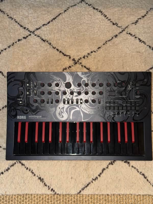 Korg Minilogue Bass 37-Key 4-Voice Polyphonic Synthesizer 2022 - Present - Black