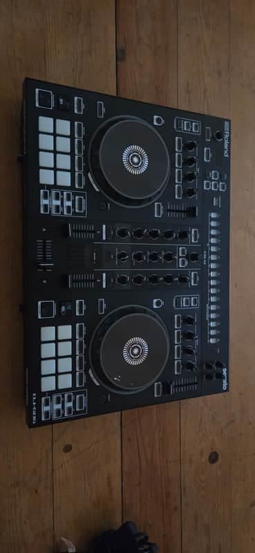 Roland DJ-505 DJ Controller 2010s - Black