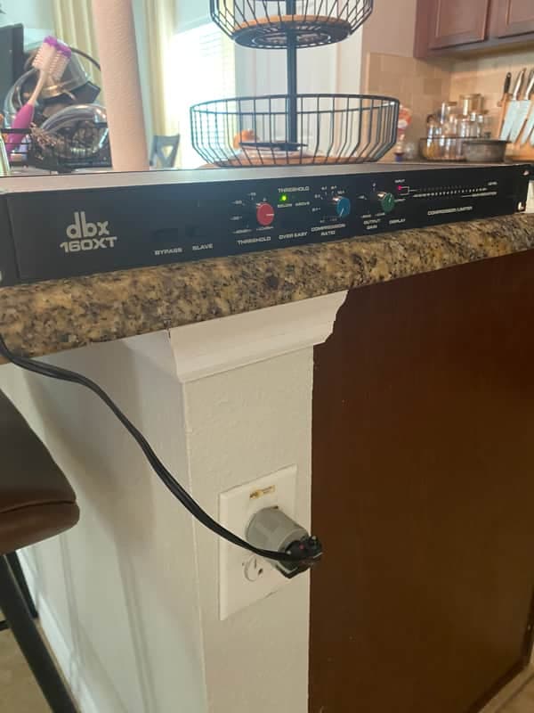 dbx 160XT Compressor / Limiter 2000s - Black