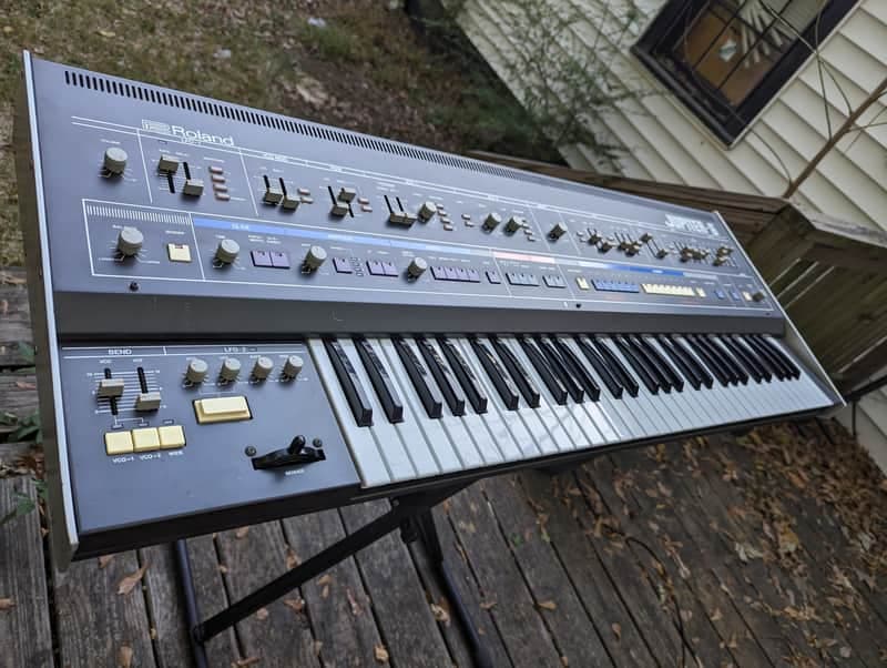 Roland Jupiter 6 Synthesizer W/ flight case