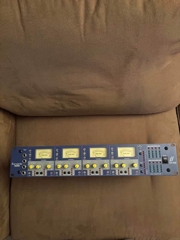 Focusrite Focusrite Pre Pack ISA 428 mid-90s - Black - Blue