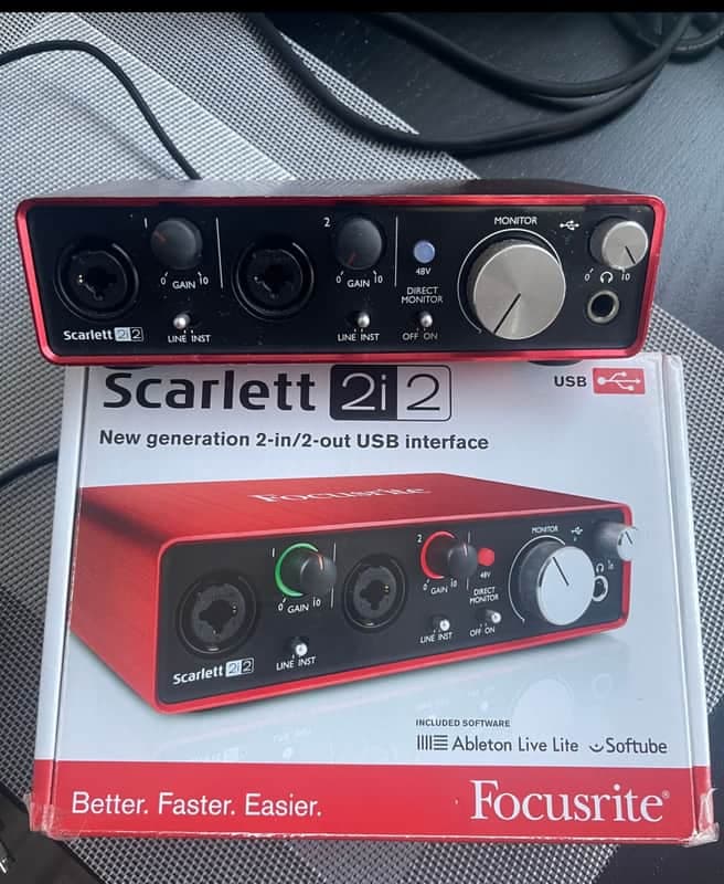 Focusrite Scarlett 2i2 2nd Gen USB Audio Interface 2016 - 2018 - Red / Black