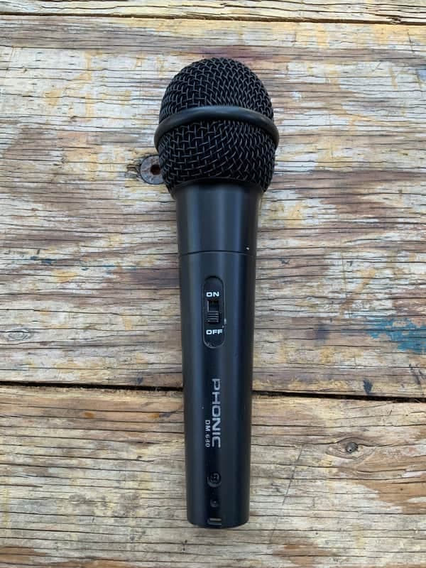 Phonic DM 680 Microphone Cardioid Dynamic Vocal Mic