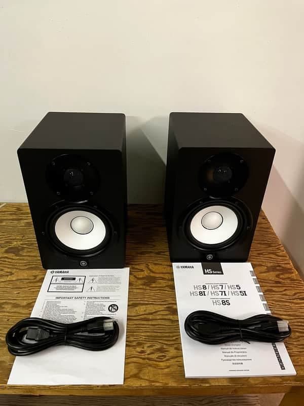 Yamaha HS7 6.5" Powered Studio Monitor (Pair) - Black