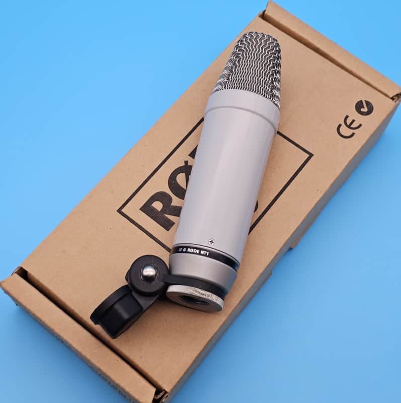 ☆Vintage 2000 RODE NT1 Large Diaphragm Cardioid Condenser Microphone w/ Original Box and Mic Clip