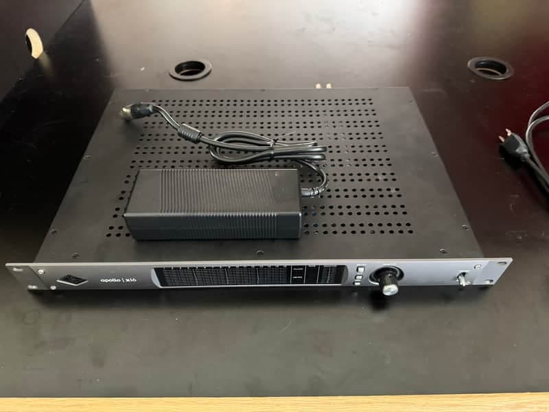 Universal Audio Apollo x16 Thunderbolt 3 comes LOADED w/PLUGINS!! MINT!