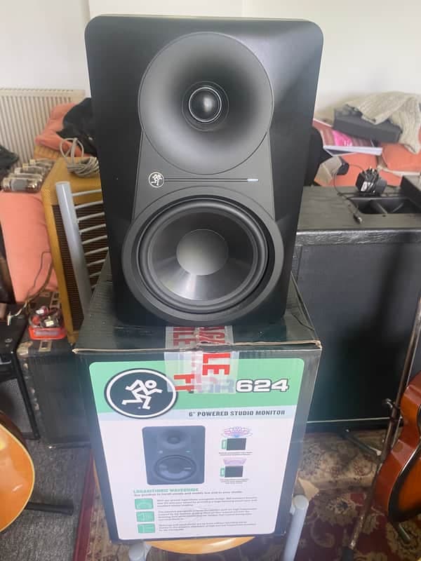 Pair of Mackie MR624 6.5" Active Studio Monitors boxes and packaging