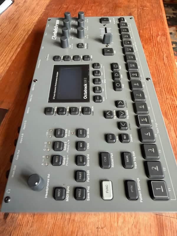 Elektron Octatrack MkII with printed manual