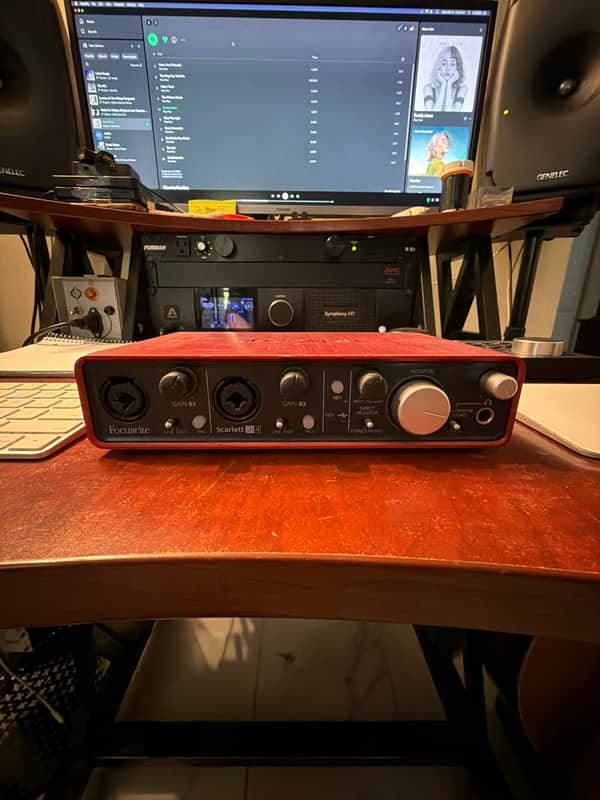 Focusrite 2i4