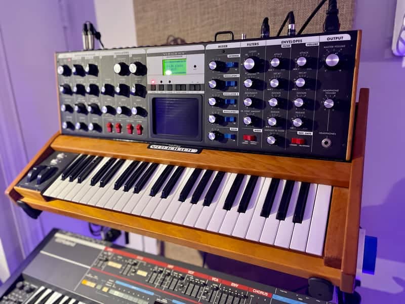 Moog Minimoog Voyager Performer Limited Edition 2015 with extras!