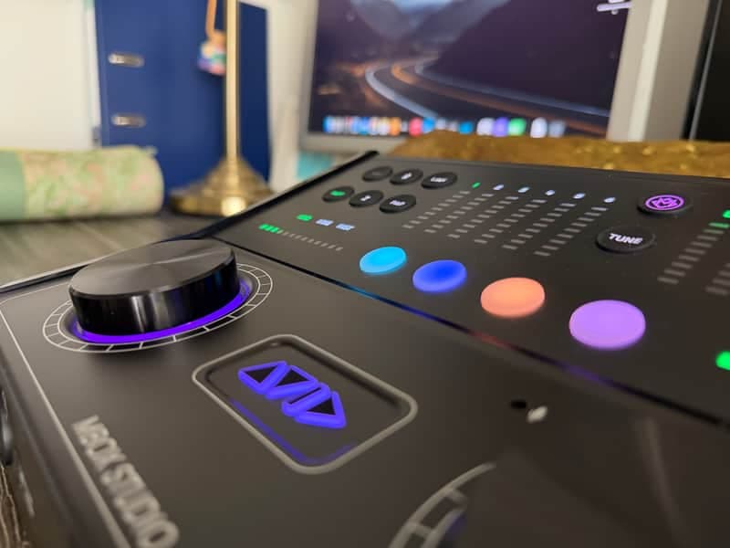 Avid MBox Studio 21x22 Interface PLUS PRO TOOLS STD PERP LICENSE