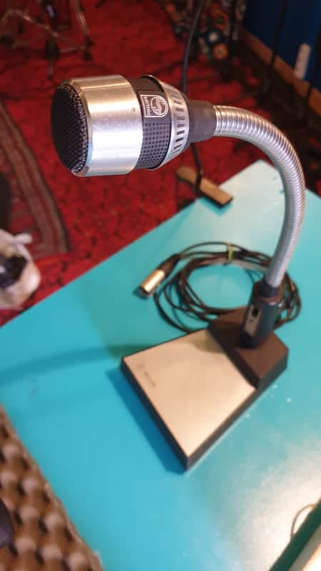 Vintage Philips LBB 9007/06 gooseneck dynamic microphone with switch