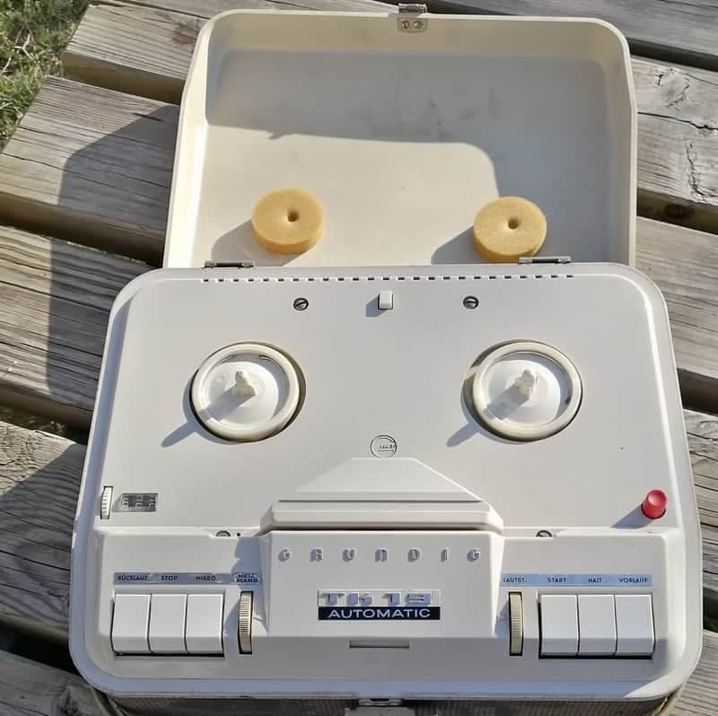 Grundig TK19 - TK23 - TK28 - TK30 (x2) - TK40 - TK41 - TK45 - TK46 - TK820 - TK?? à lampes