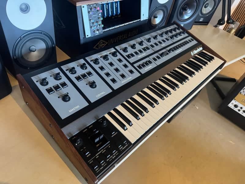 Oberheim OB-X8 61-Key 8-Voice Synthesizer