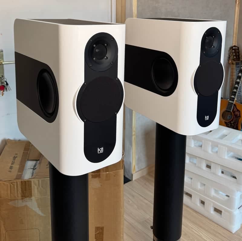 Kii Three + Kii Control (High Gloss White) - PERFECT