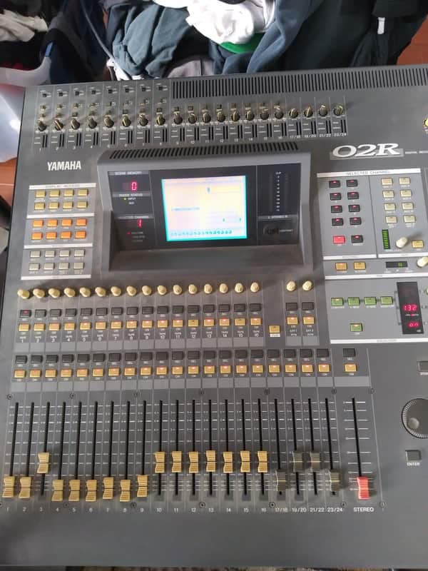 Yamaha 02R with r Yamaha CD8-AT ADAT Interface Card for 02R