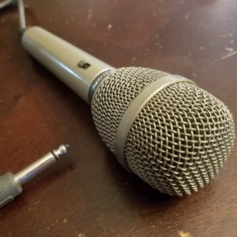 Realistic Cardioid Dynamic Microphone 33-1071 IMP 400 Ohm Stage Japan 1980s - grey paint