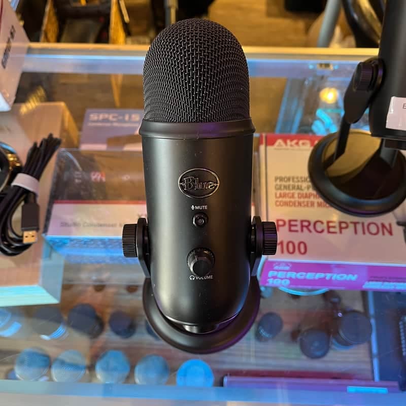 (16808) Blue Yeti Multipattern USB Microphone 2010s - Blackout